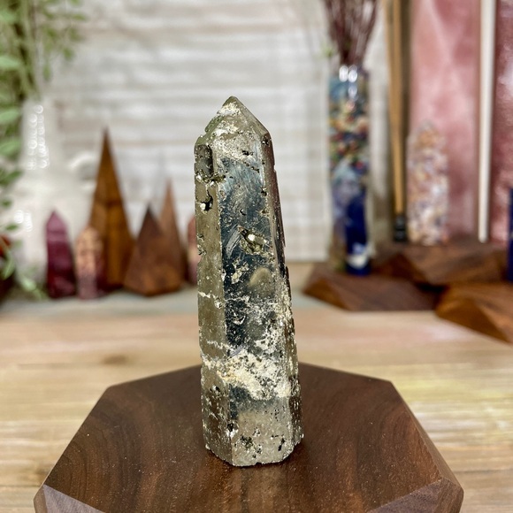 Pyrite Crystal Tower - Picture 4 of 8